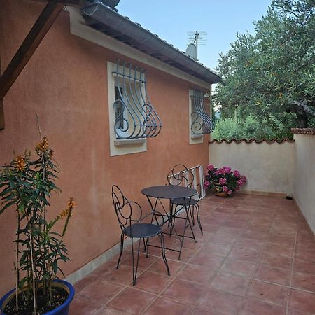 Bed and Breakfast Bastide Des Oliviers Мустье-Сент-Мари Экстерьер фото
